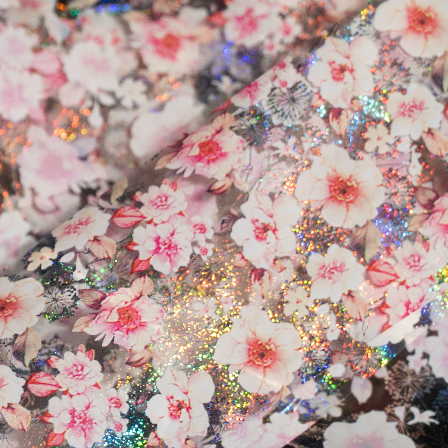 Papel de aluminio de flores rosa y blanco