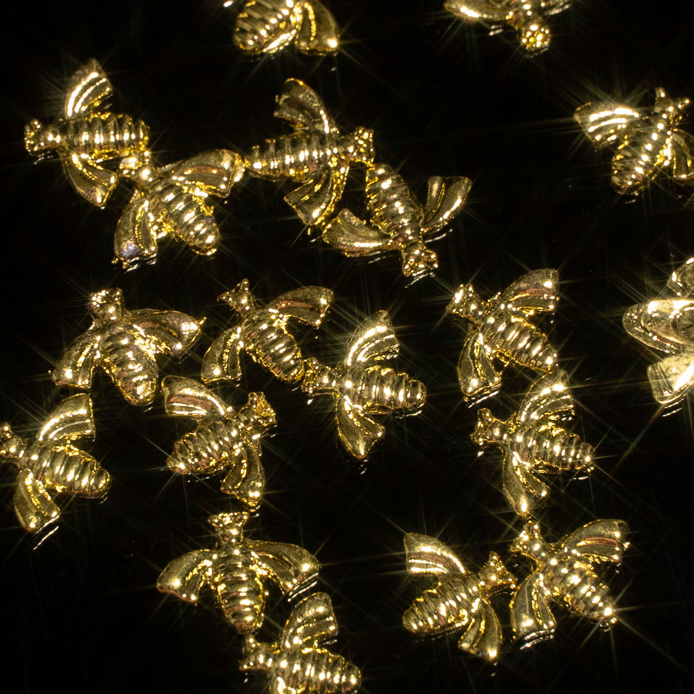 Charms de abeja pequeños 10 piezas