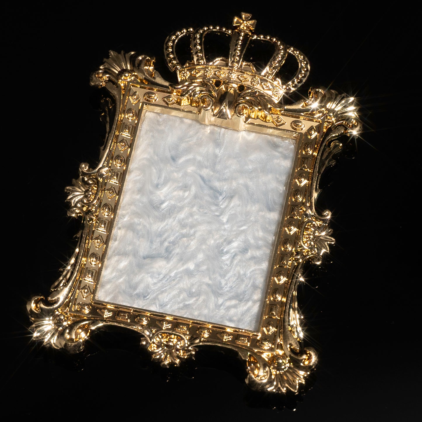 Crown Pallet