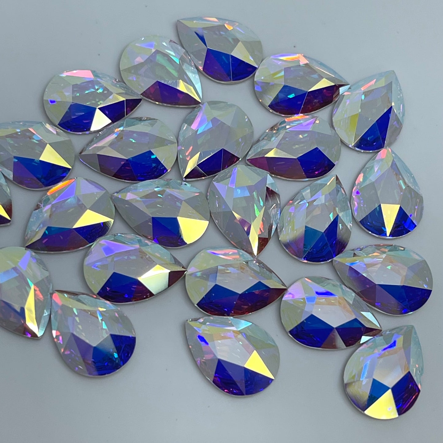2303 Pera con parte trasera plana de 18 x 13 mm