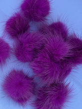 Load image into Gallery viewer, Pom Pom